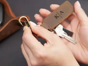 Custom-Leather-Valet-Keychain-Leather-Key-Holder-With-Belt-Loop-Clip-for-Keys-Genuine-Leather-Keychain-Luxury