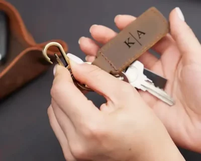Custom-Leather-Valet-Keychain-Leather-Key-Holder-With-Belt-Loop-Clip-for-Keys-Genuine-Leather-Keychain-Luxury